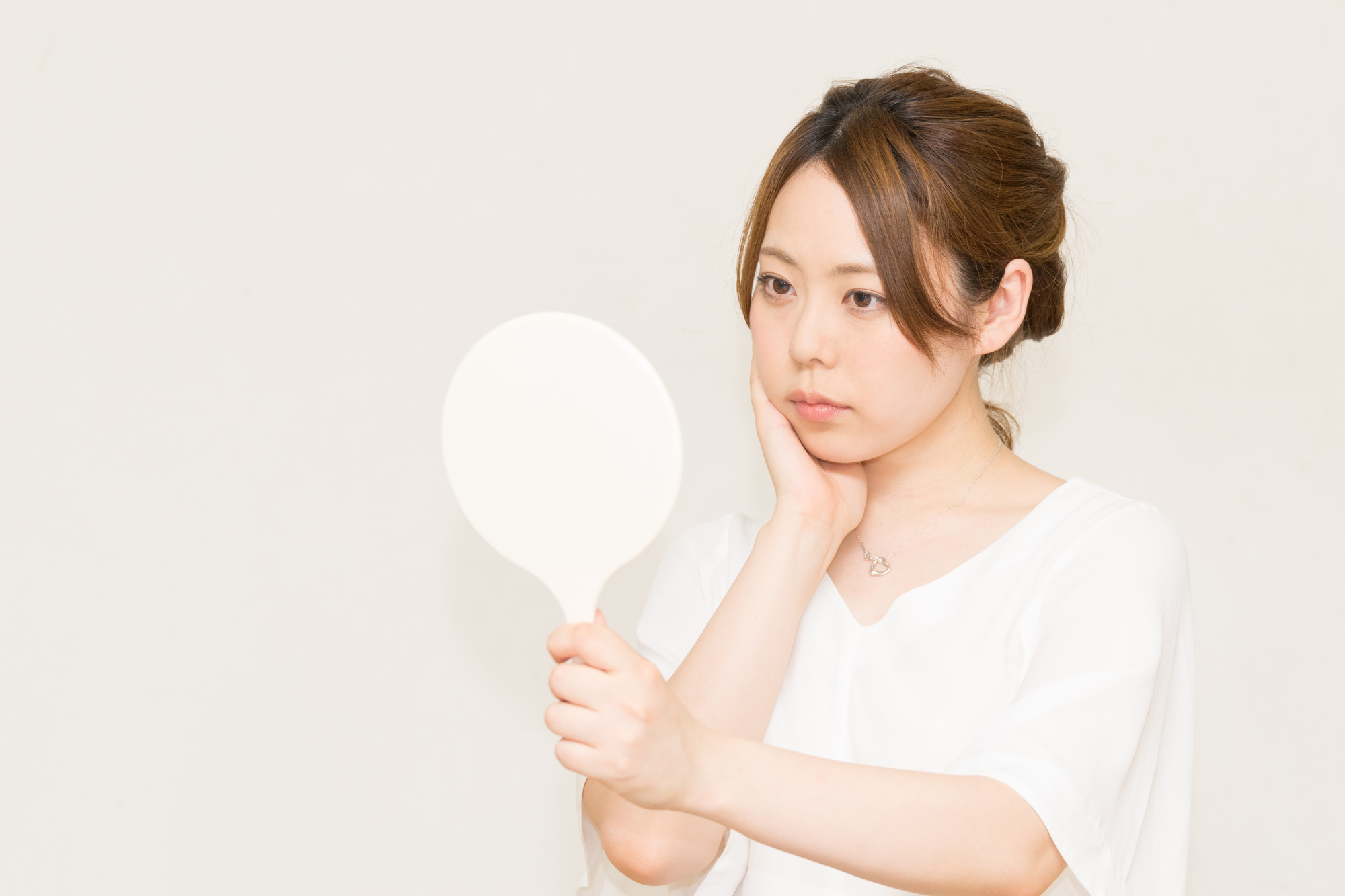 丸顔の原因と改善法｜医師が教える医学的な顔痩せポイント
