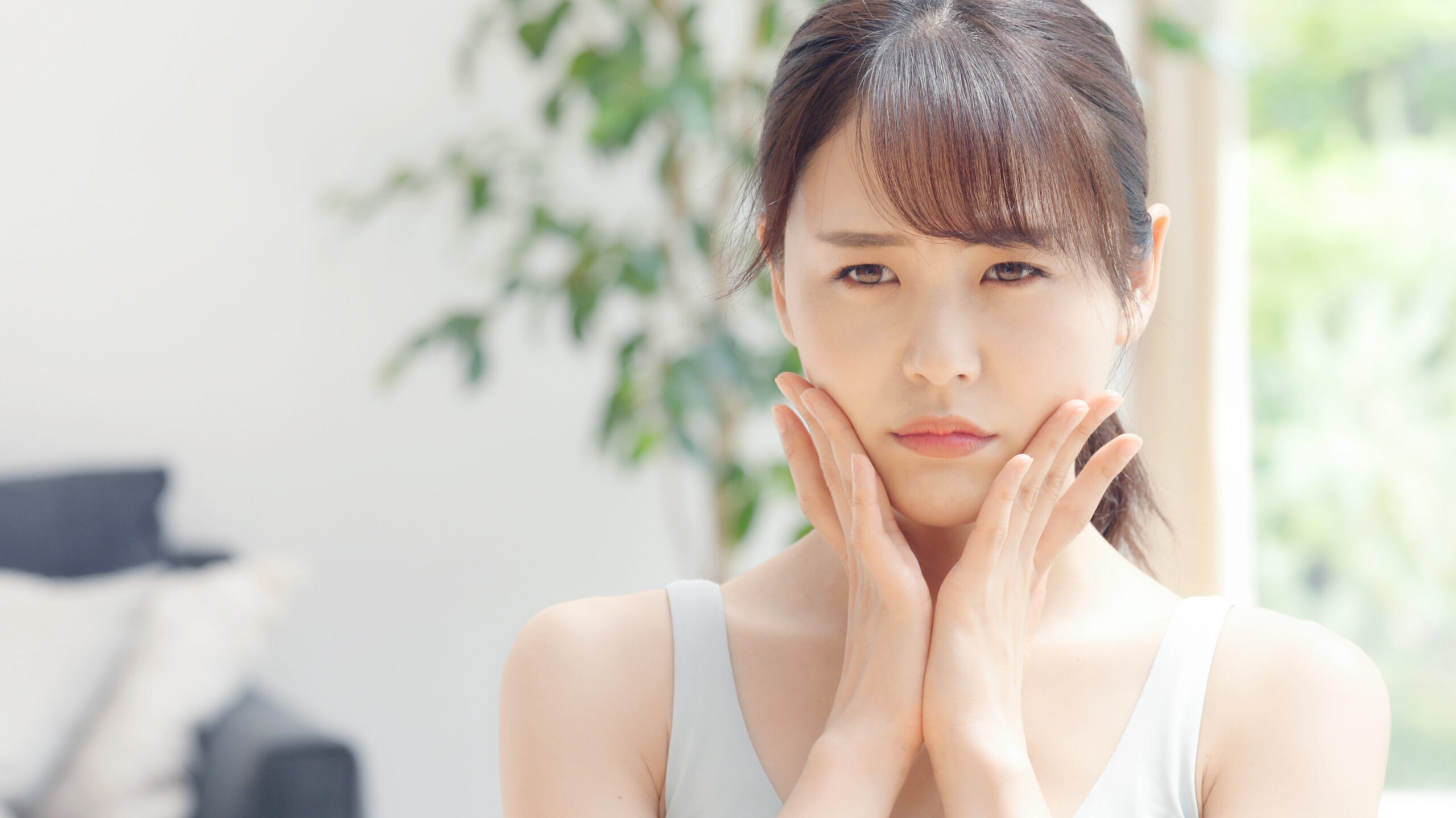 若いのにブルドッグ顔になるのはなぜ？原因と改善方法を解説